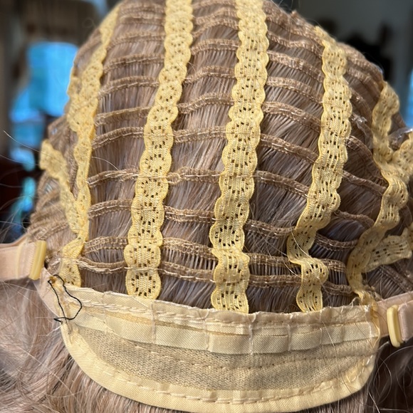 Ash Tone Curly Wig-New - Picture 6 of 7